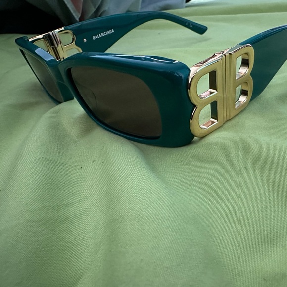 Balenciaga sunglasses! Only worn once! - Picture 5 of 5